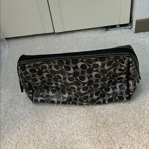 Elegant Black and Gray Toiletry Bag
